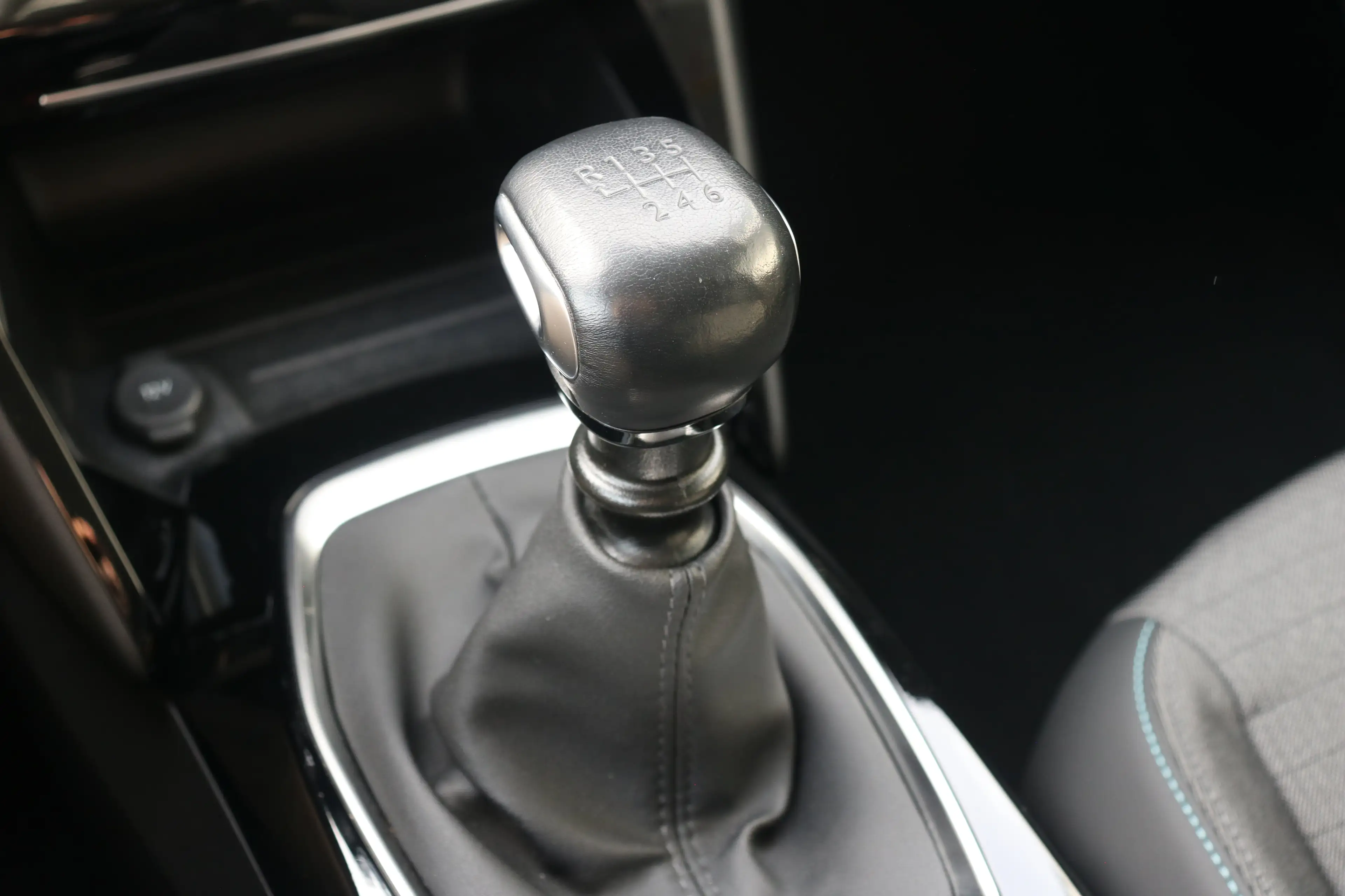Peugeot 208 1.2 PureTech Allure Pack | Achteruitrijcamera | DA — photo 27