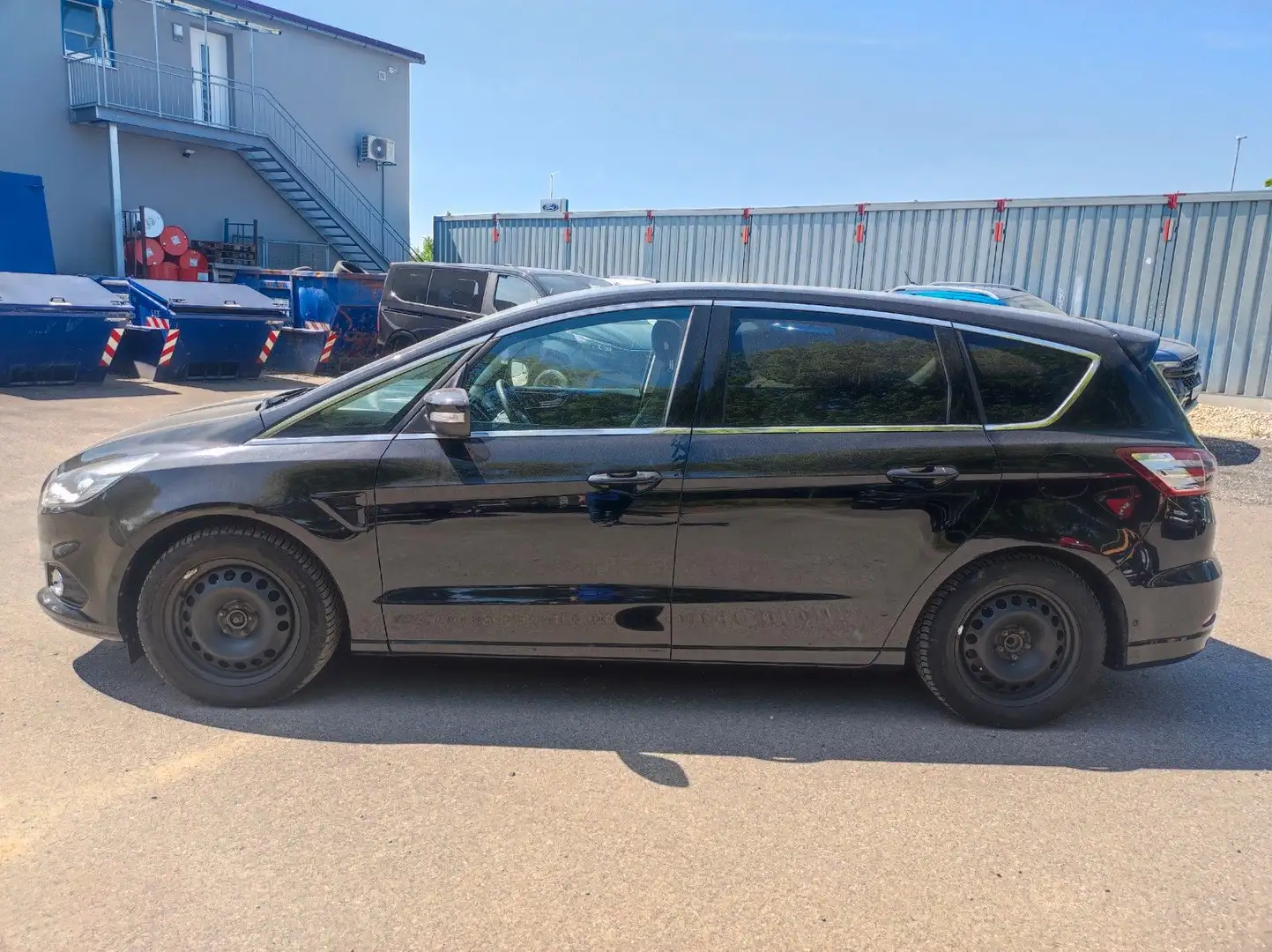 Ford S-Max Titanium 2.0  Autom.*8-fach/7-Sitz/AHK/Nav Negro - 2