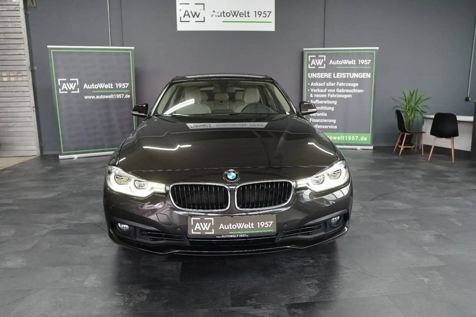 BMW 320 i Touring xDrive Advantage*1.HAND*AHK*LED* Noir - 2