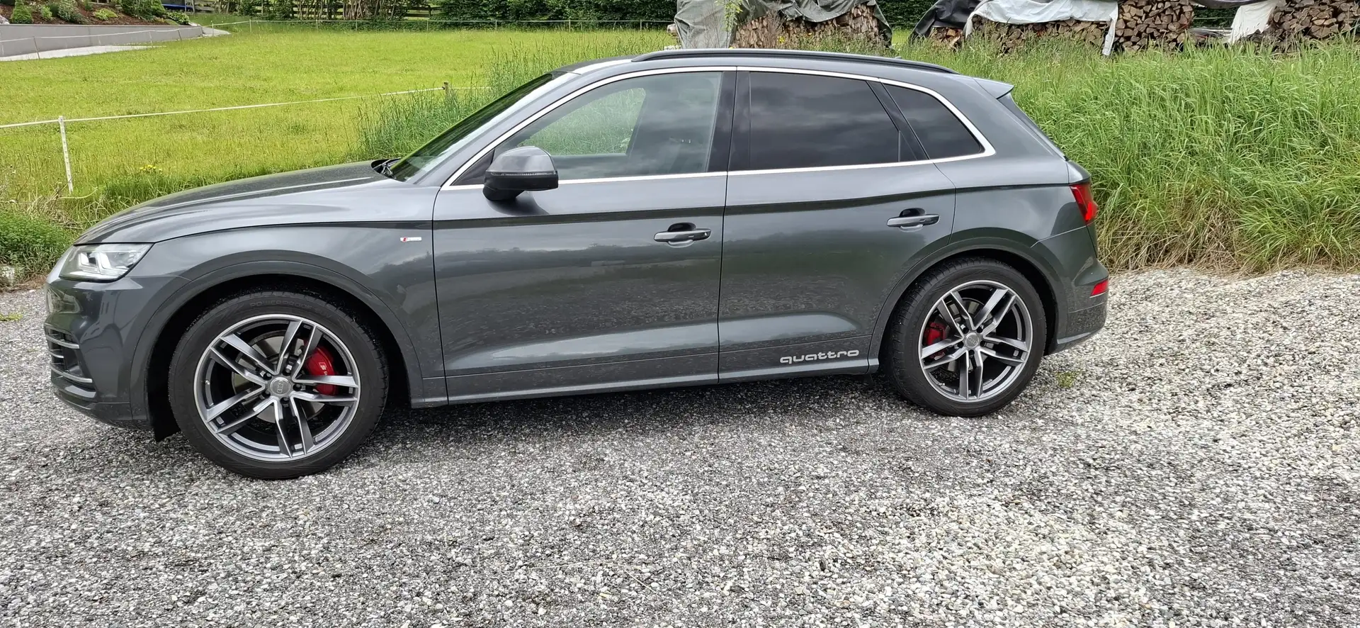 Audi Q5 quattro sport S-LINE Grau - 2