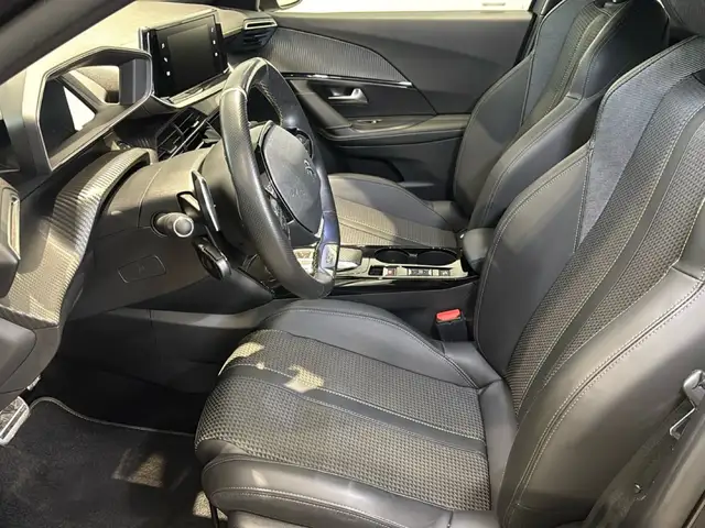 Peugeot 2008 view 8