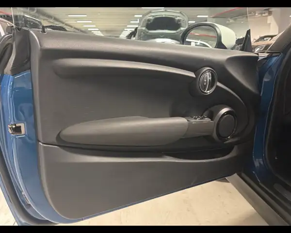 Mini Hatch view 13