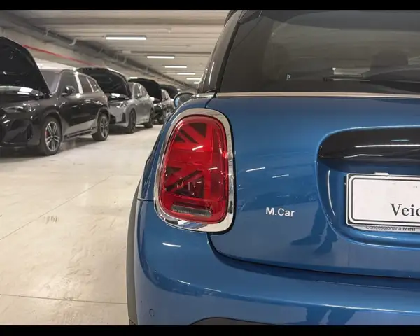 Mini Hatch view 12