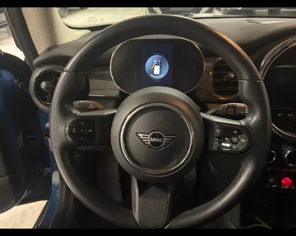 Mini Hatch view 15