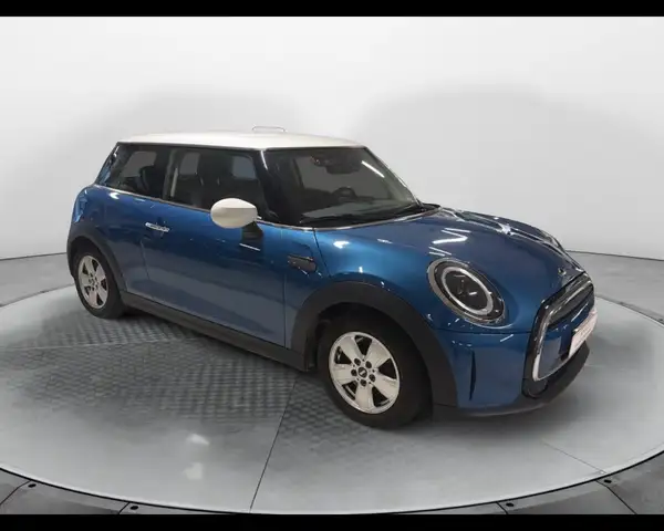 Mini Hatch view 4