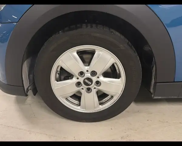 Mini Hatch view 10