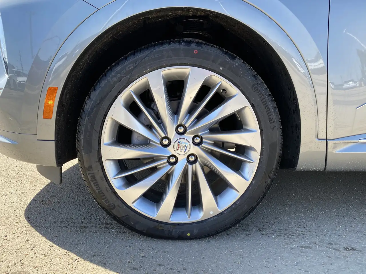 Buick Envision photo Buick Envision