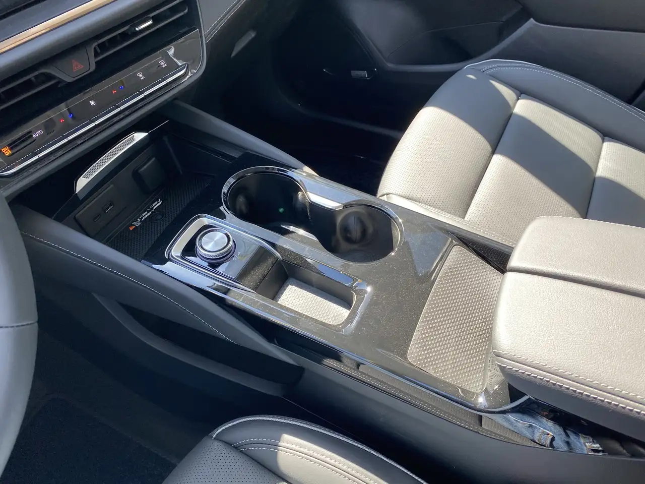 Buick Envision photo Buick Envision