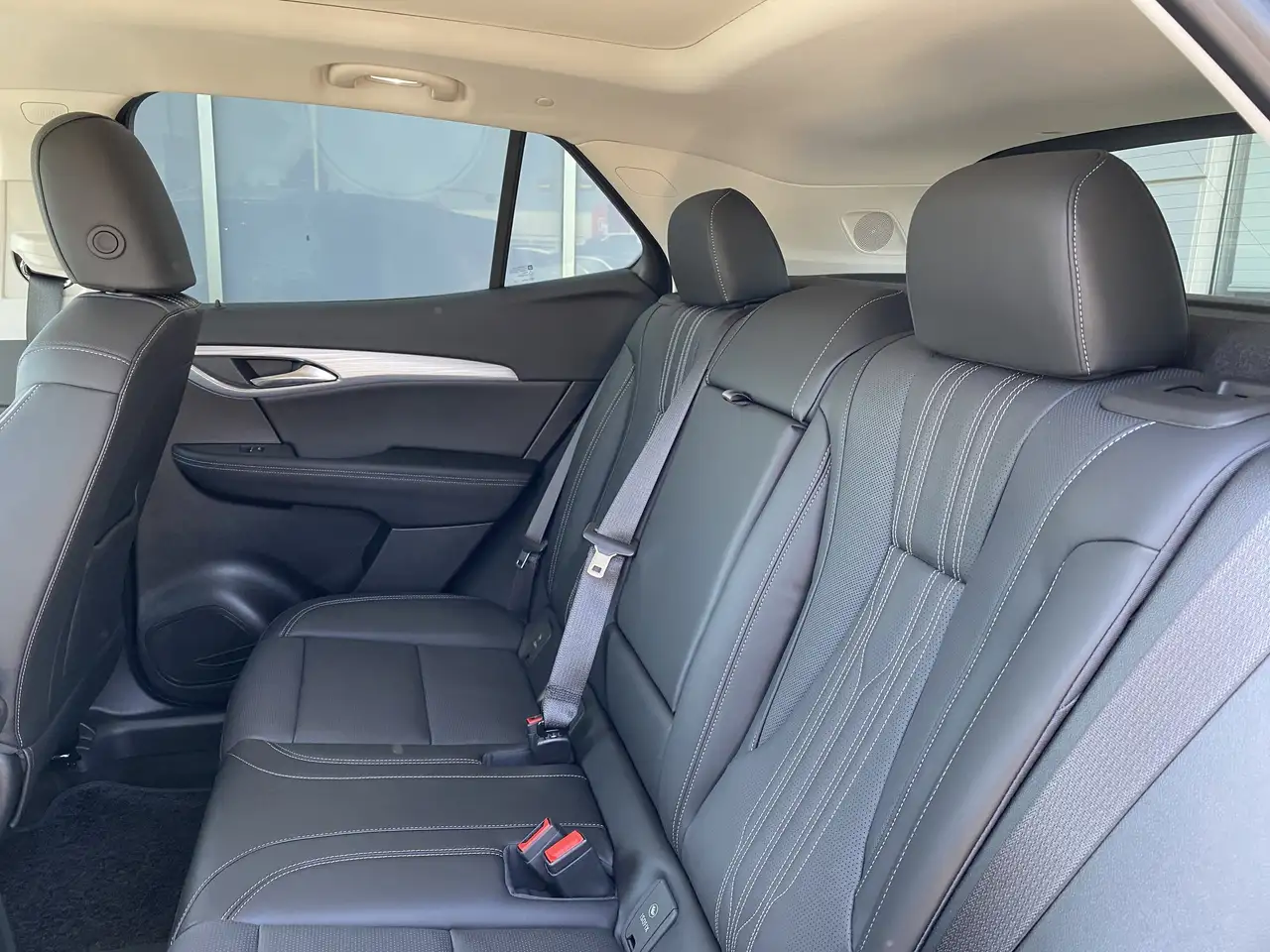 Buick Envision photo Buick Envision