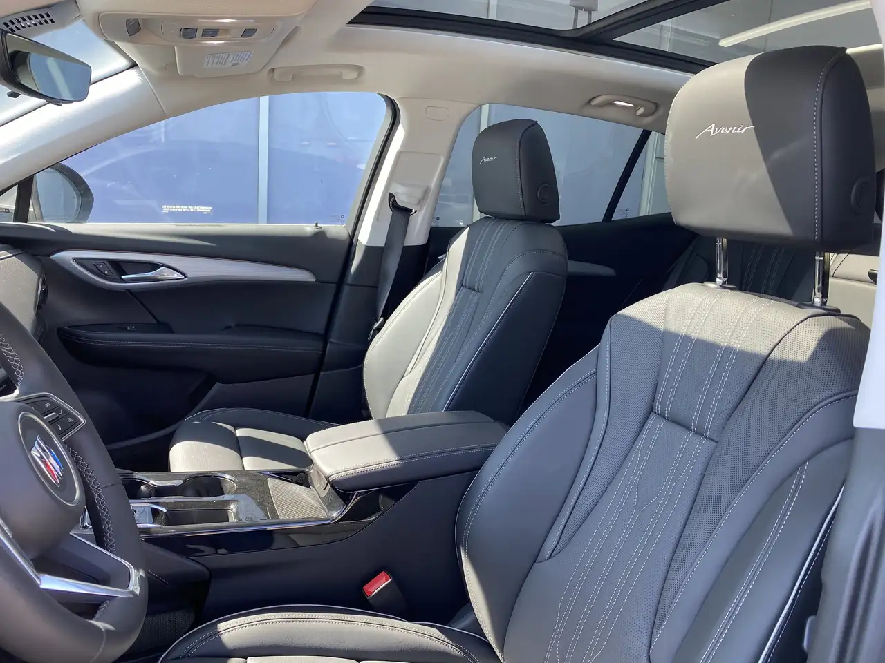 Buick Envision photo Buick Envision