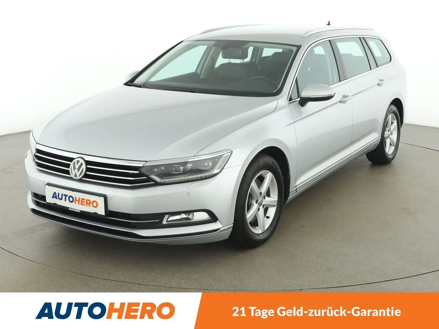 Volkswagen Passat 2.0 TDI Highline BlueMotion *LED*ACC*NAVI*PDC* Silber - 1