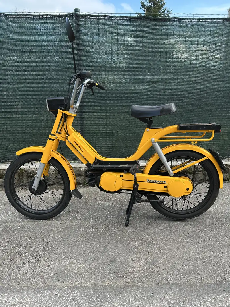 Piaggio Bravo Jaune - 1