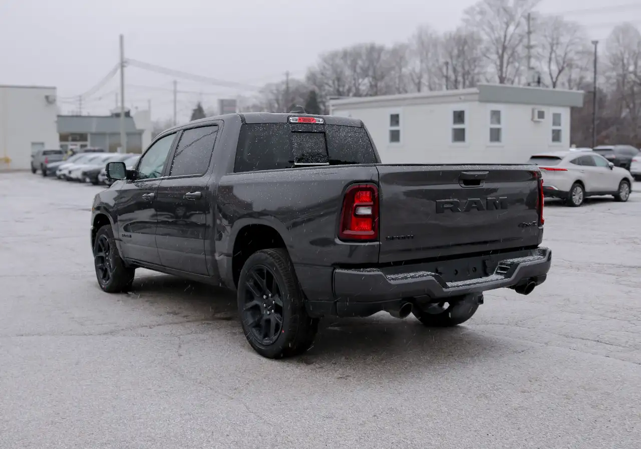 RAM 1500 снимка RAM 1500