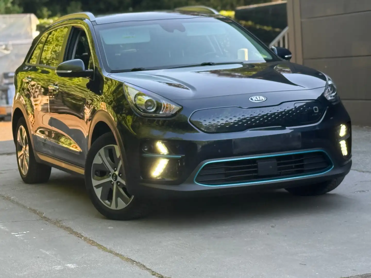 Kia e-Niro 64 kWh -Leder-Navi-Camera-Cruise-500 km vol charge Сірий - 2