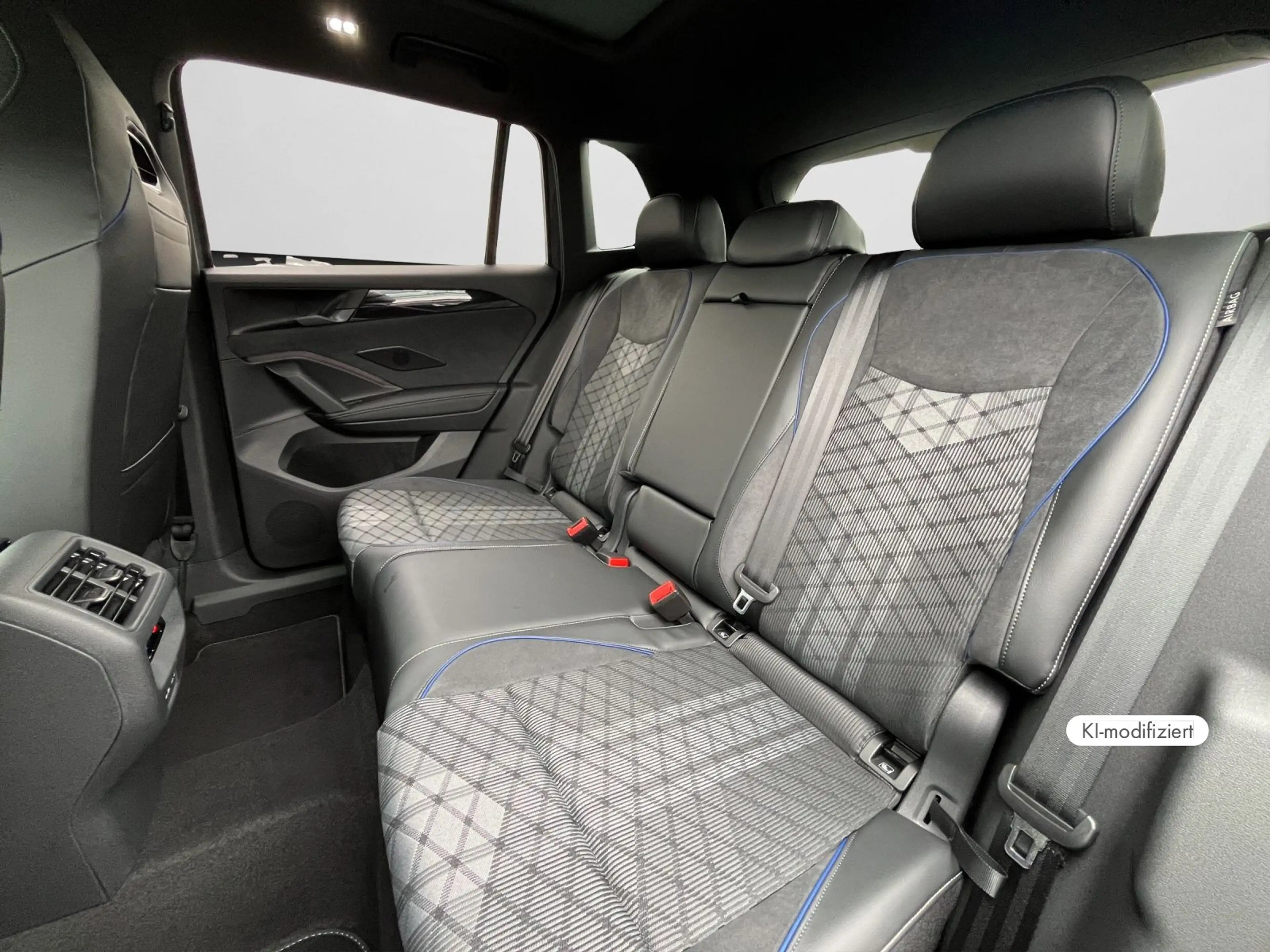 Volkswagen Tiguan R-Line 2,0 l TDI SCR 4MOTION 142 kW (193 — photo 14