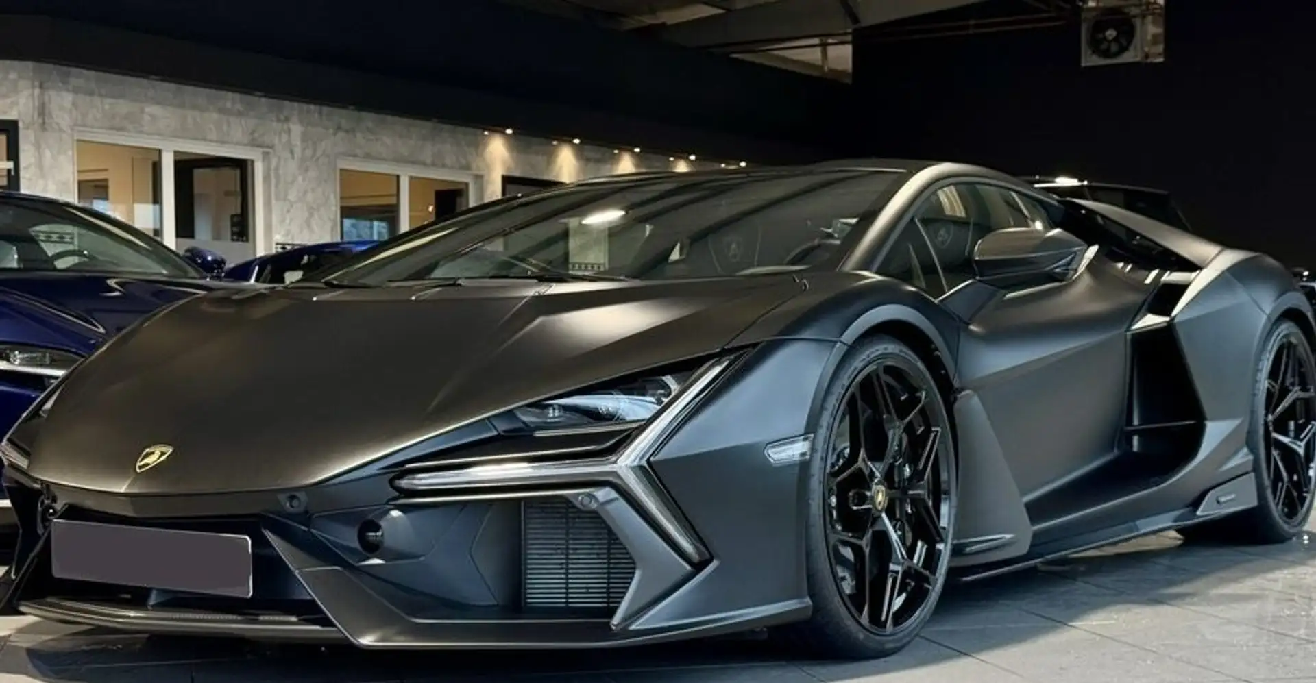 Lamborghini Revuelto Negru - 2