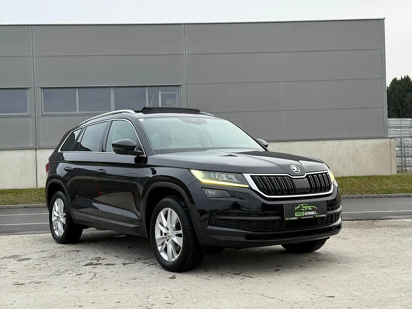 Skoda Kodiaq 2,0 TDI SCR Style DSG 7-Sitzer/Pano Schwarz - 2