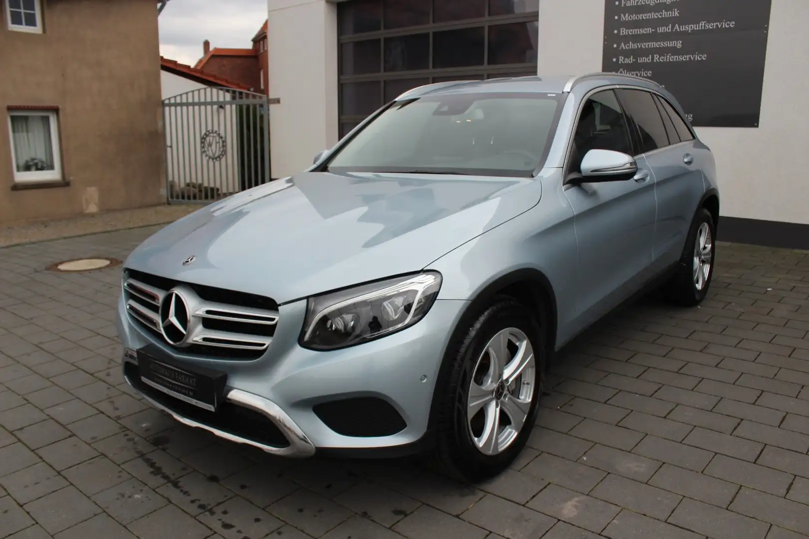 Mercedes-Benz GLC 220 d 4Matic EXCLUSIVE Zilver - 1