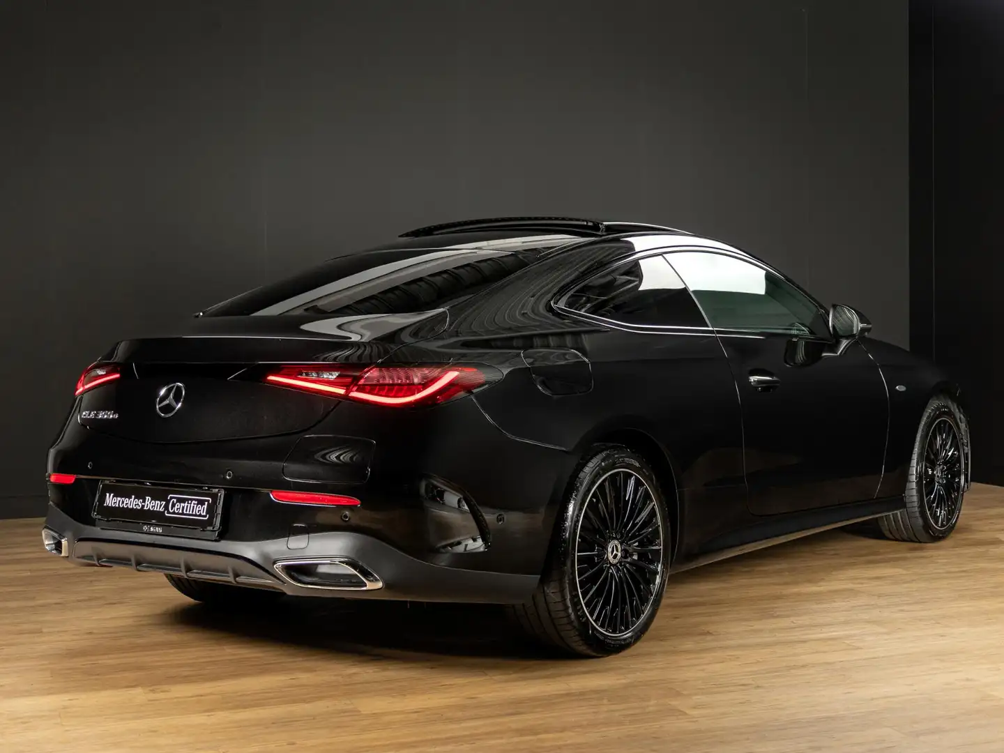 Mercedes-Benz CLE 300 Coupé e Panorama dak Noir - 2