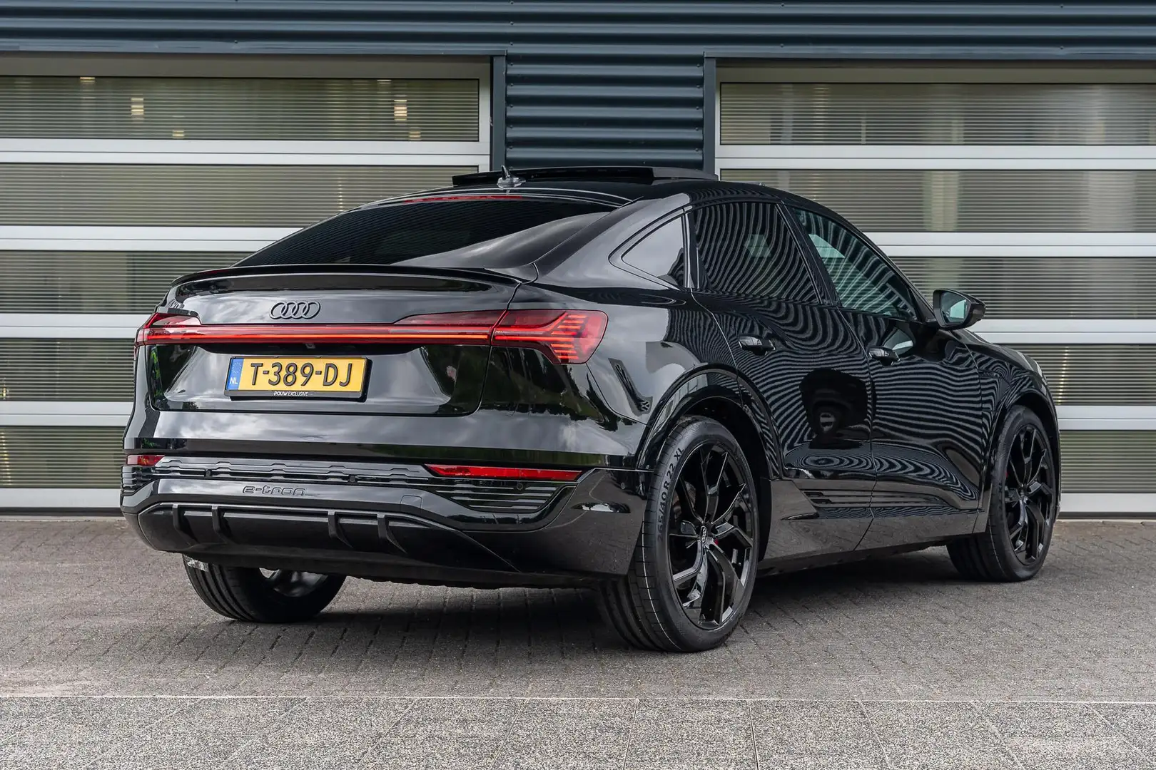 Audi Q8 e-tron Sportback 55 408pk quattro S Edition 115 kWh | Pan Zwart - 2
