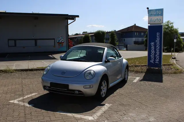 Volkswagen New Beetle 1.6 Cabriolet** Rauch vom Auspuff**