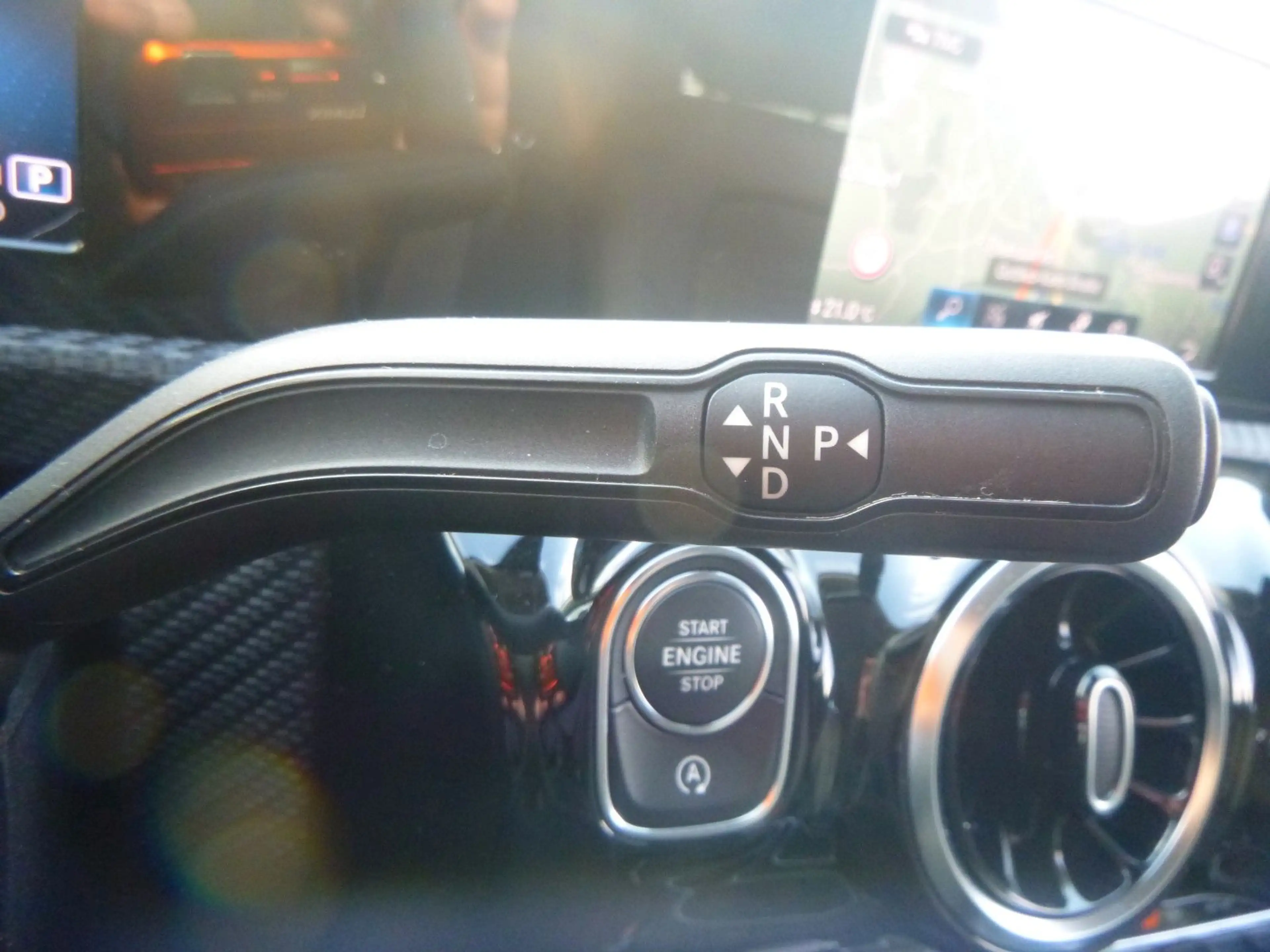 Mercedes-Benz CLA 180 AUT/NAV/SHZ — photo 14