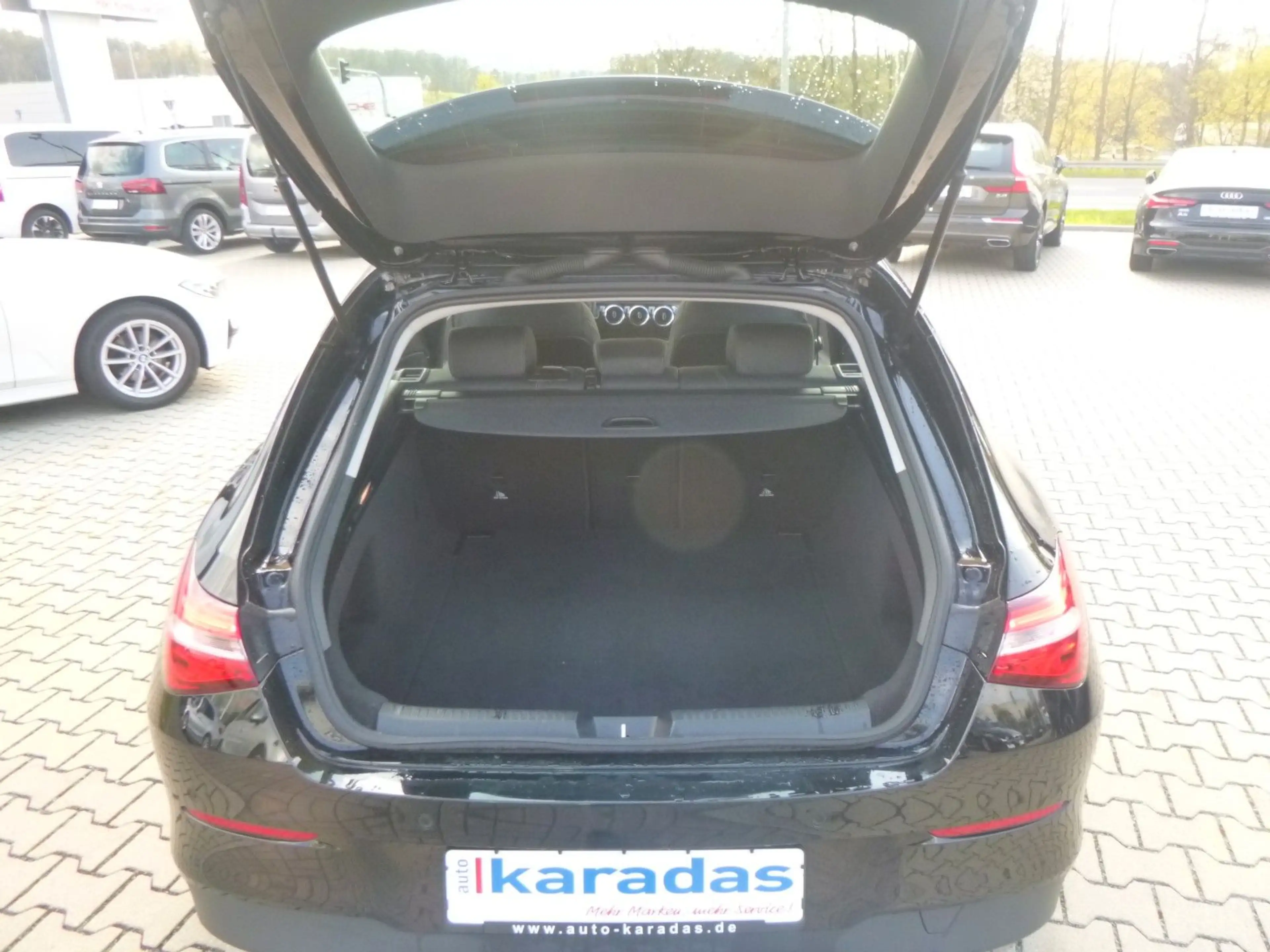 Mercedes-Benz CLA 180 AUT/NAV/SHZ — photo 8