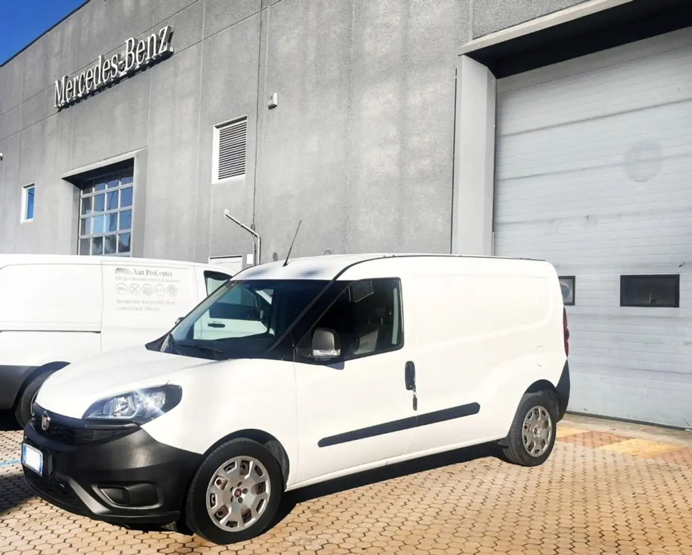Fiat Doblo Cargo Maxi Furgone Blanc - 1