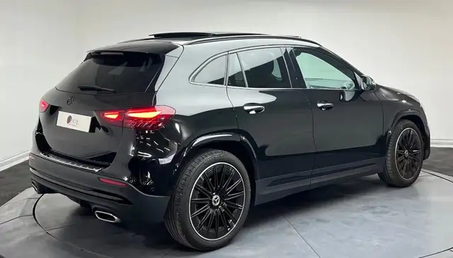 Mercedes-Benz Gla Class view 5