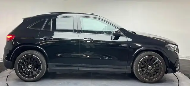 Mercedes-Benz Gla Class view 4