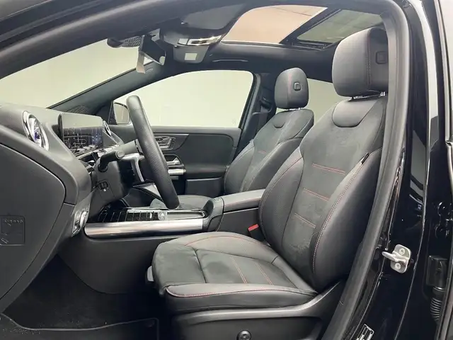 Mercedes-Benz Gla Class view 8