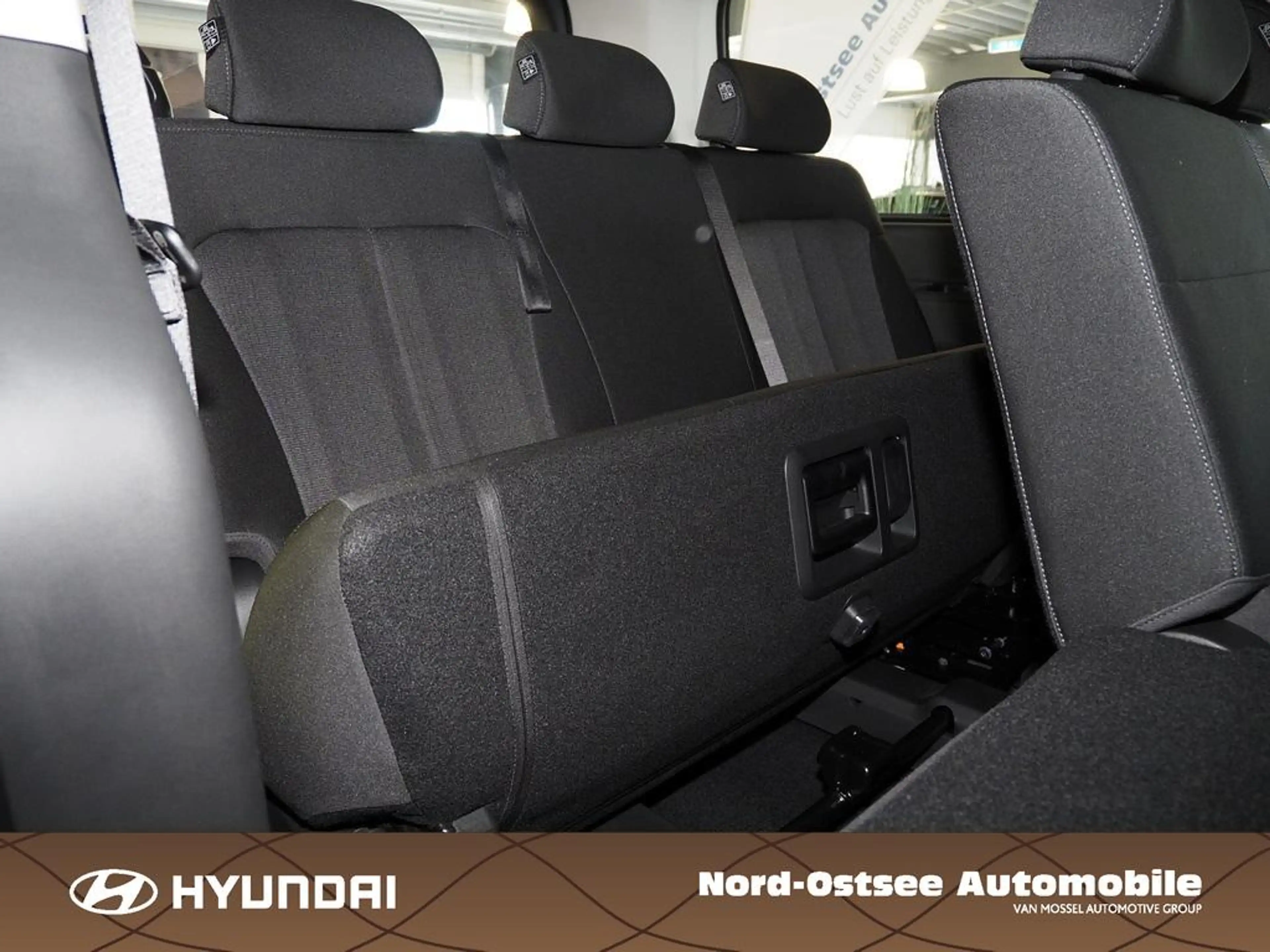 Hyundai STARIA HEV 9-Sitzer Trend Easy-Access PRIVACY — photo 13
