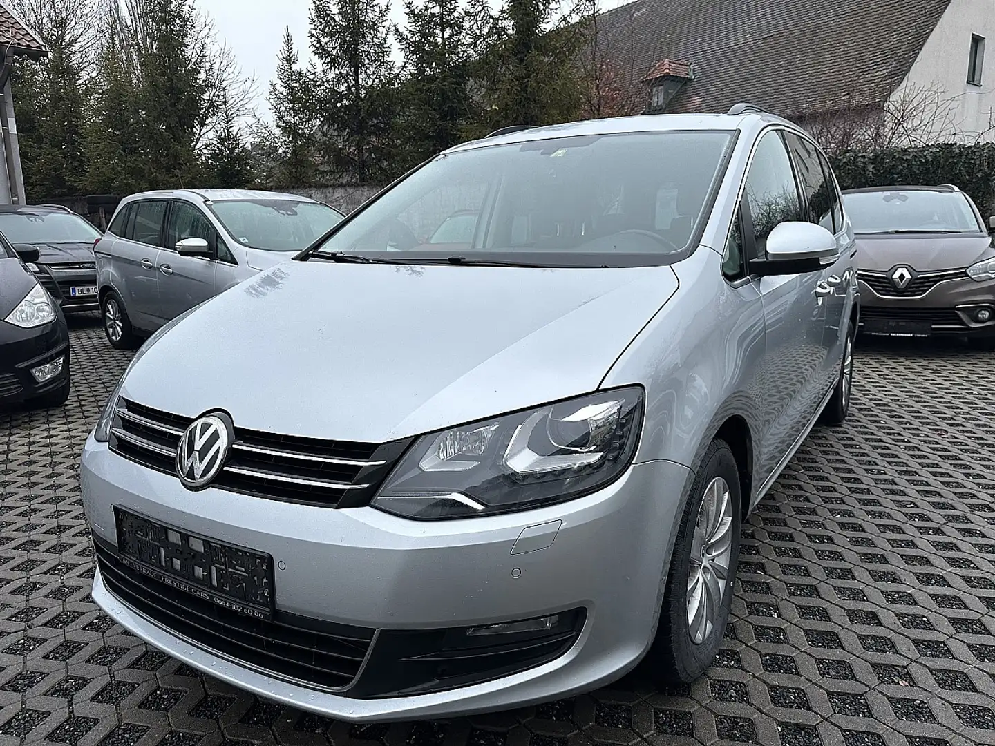 Volkswagen Sharan Business BMT SCR 2,0 TDI Grau - 1