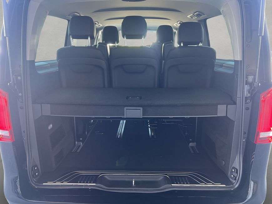 Mercedes-Benz V 220