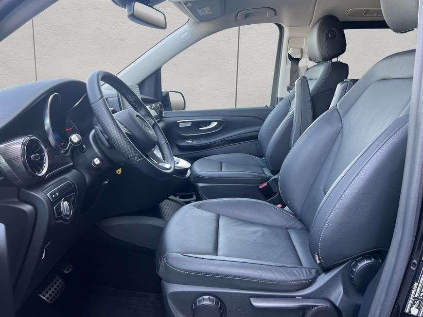Mercedes-Benz V 220