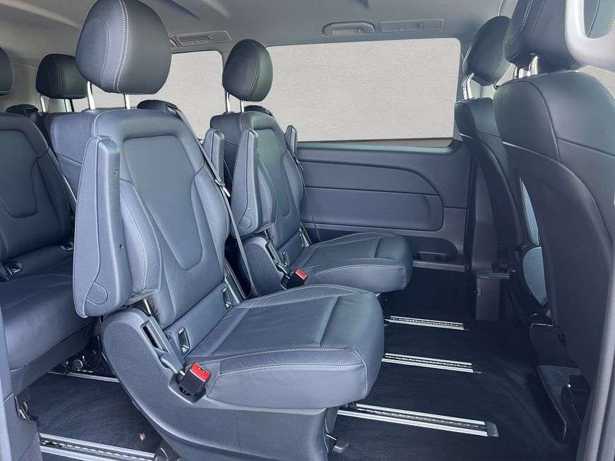 Mercedes-Benz V 220