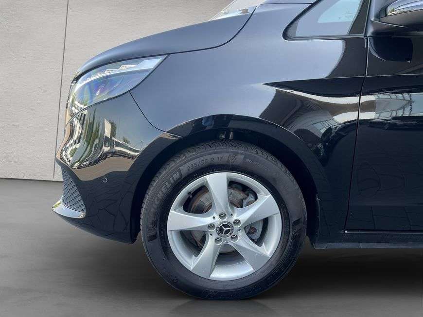 Mercedes-Benz V 220