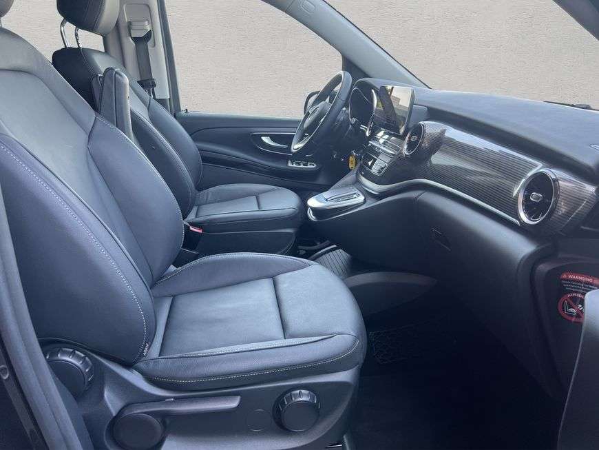 Mercedes-Benz V 220