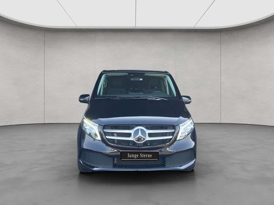 Mercedes-Benz V 220