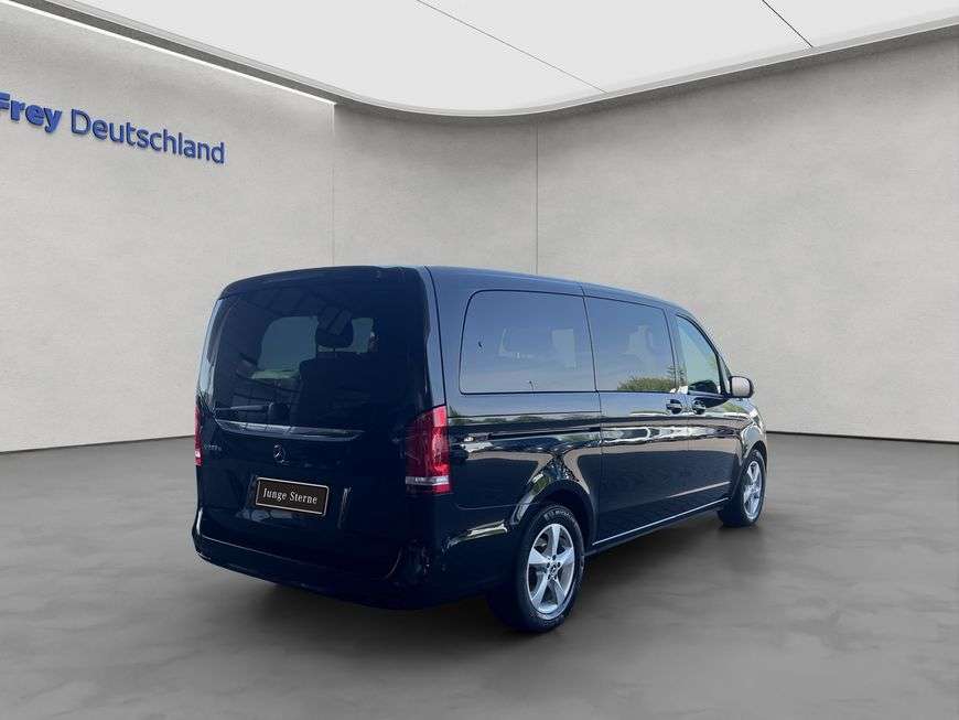 Mercedes-Benz V 220