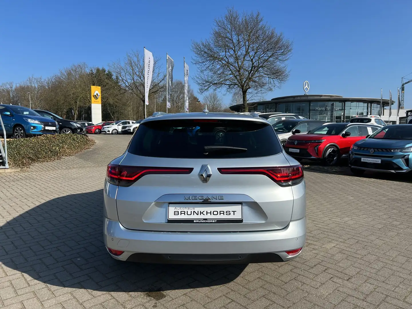 Renault Megane Grandtour TCe 140 EDC Techno+SHZ+LKHZ+GJR Gris - 2
