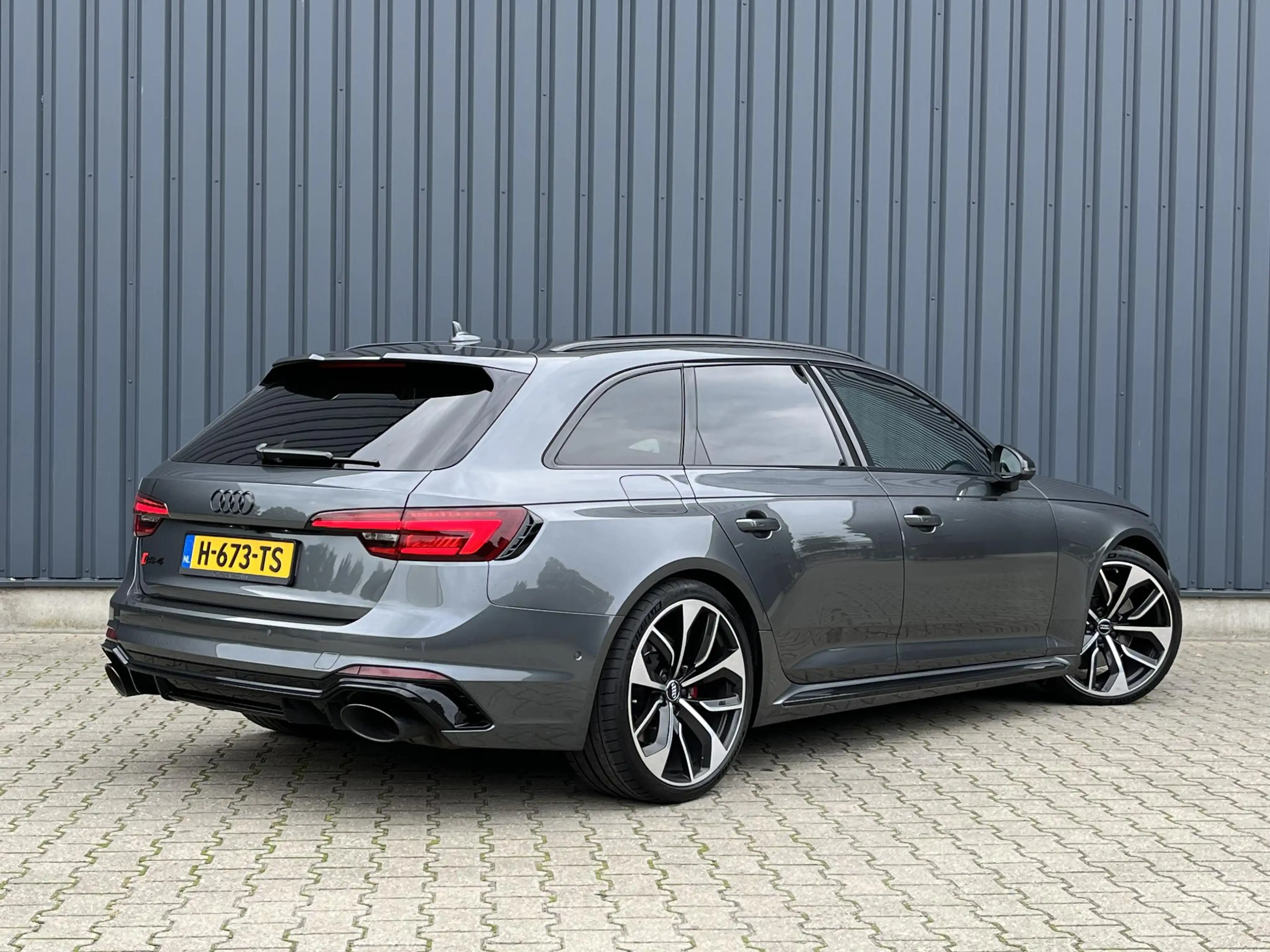 Audi RS4 A4 Avant 2.9 TFSI quattro Pro Line Plus B&O/PANO/M — photo 3