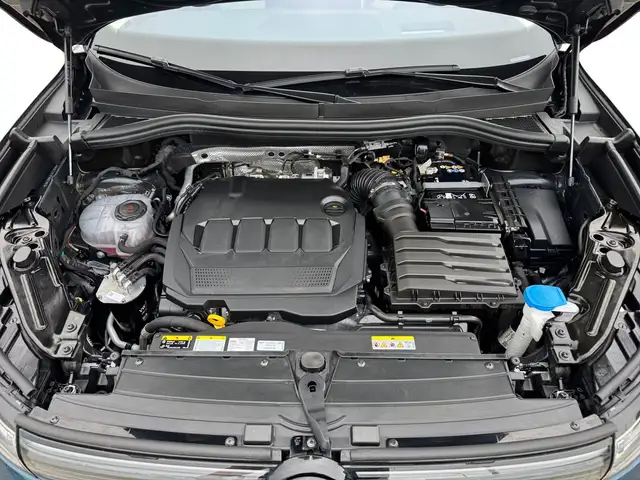 Volkswagen Tiguan view 12