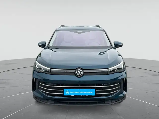 Volkswagen Tiguan view 2