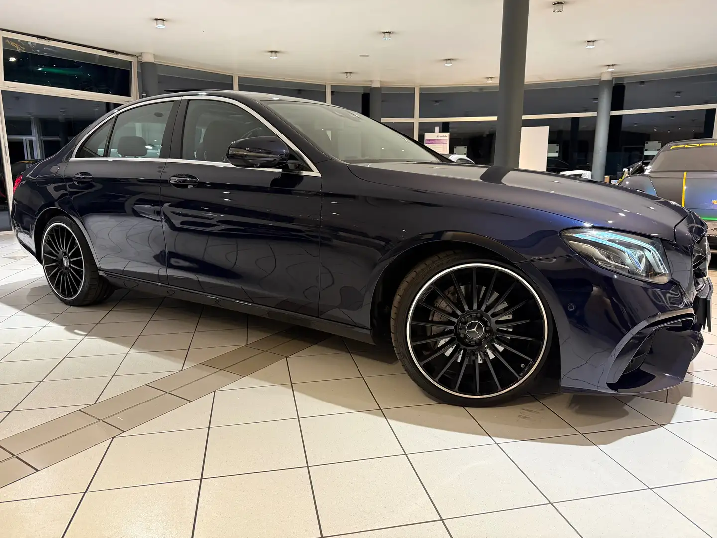 Mercedes-Benz E 220 E 220 d (213.004) Bleu - 1