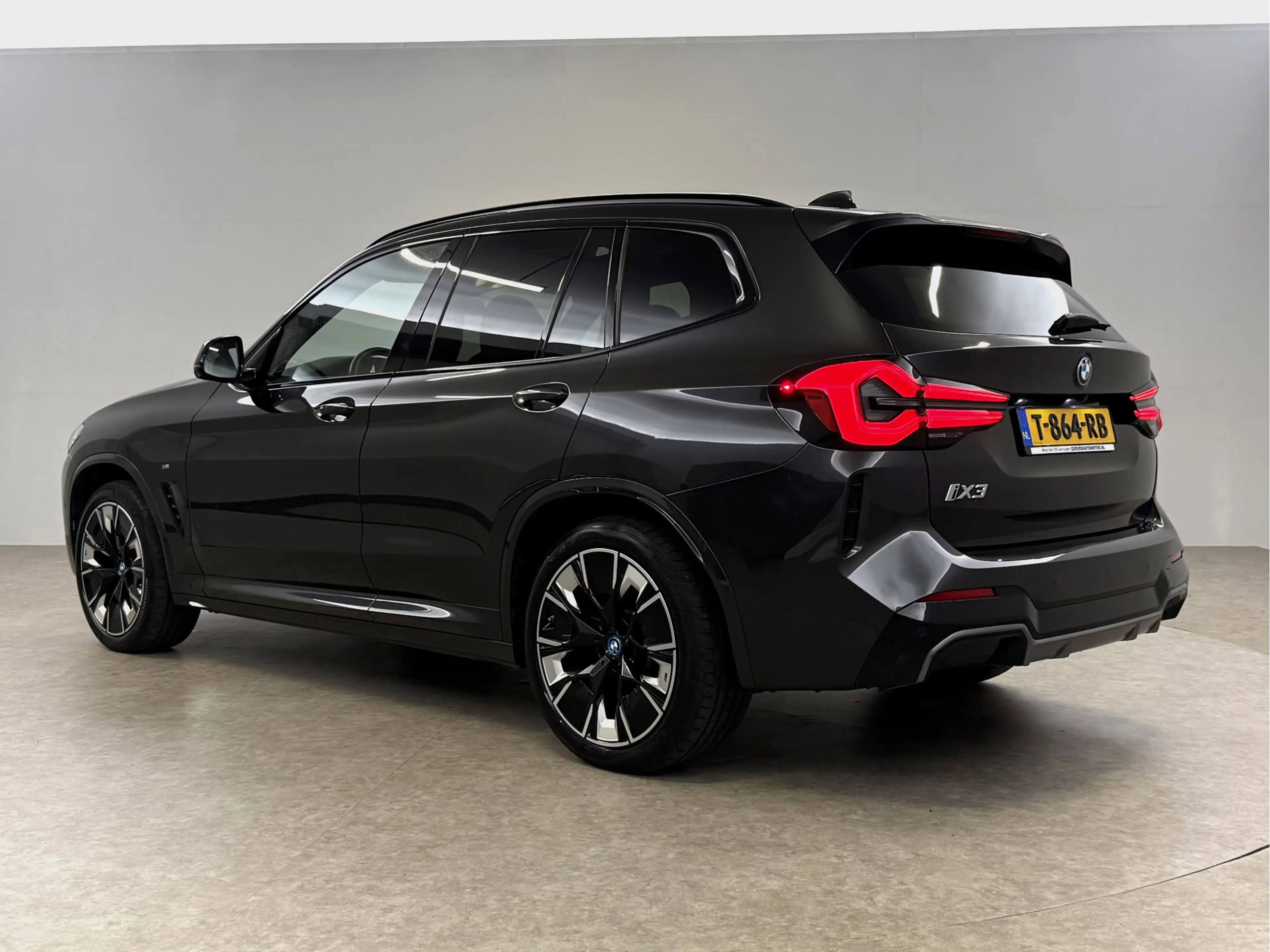 BMW iX3 High Executive 80 kWh M-Sport | Snelladen | SOH 93 — photo 3