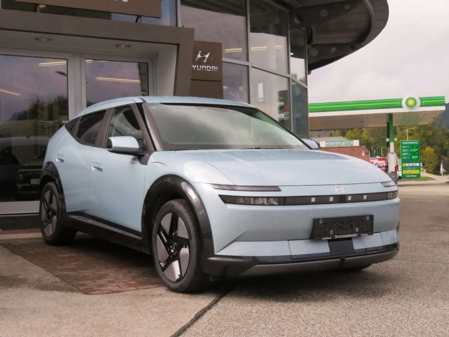 Hyundai IONIQ 3 TREND 61 kWh Blau - 1