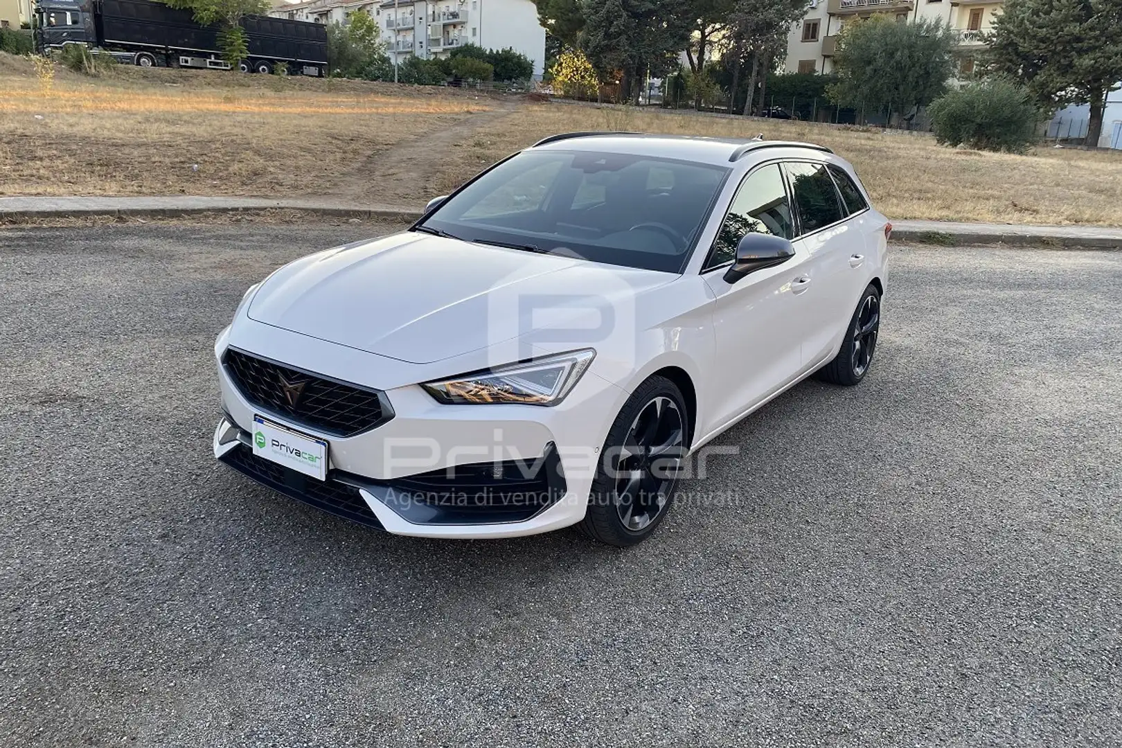 CUPRA Leon Leon Sportstourer 1.5 Hybrid 150 CV DSG Blanc - 1