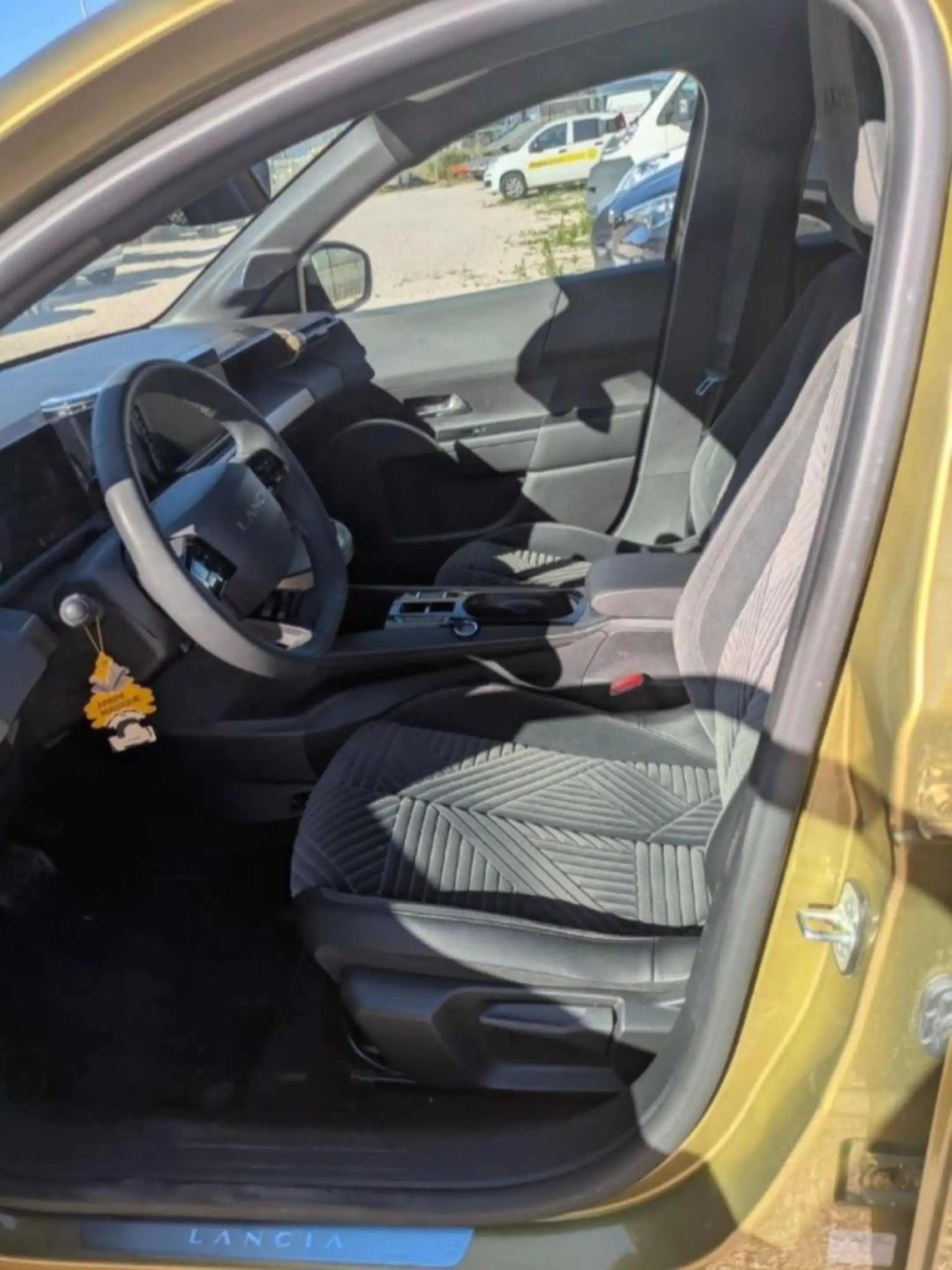 Lancia Ypsilon LX Automatik- Elektrisch - NAVI - LED - Kamera — photo 3