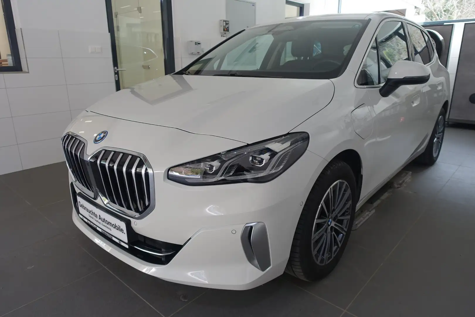 BMW 225 e xDrive Weiß - 1